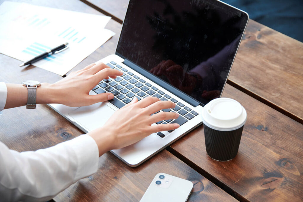 効率的に稼ぐコツ！AIスクールや無料相談の活用